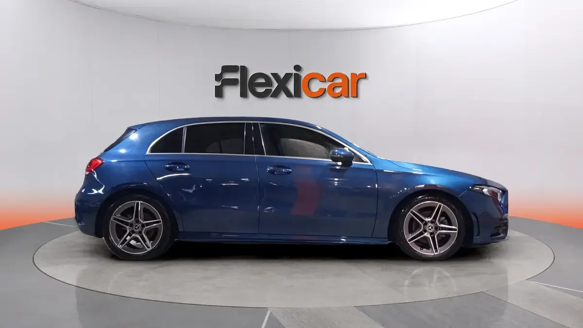 Usado Mercedes A180 136 CV (100 kW) 2021 Azul Berlina