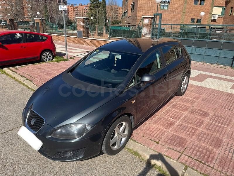 Usado Seat Leon Copa 90 CV (66 kW) 2011 Gris / plata Utilitario