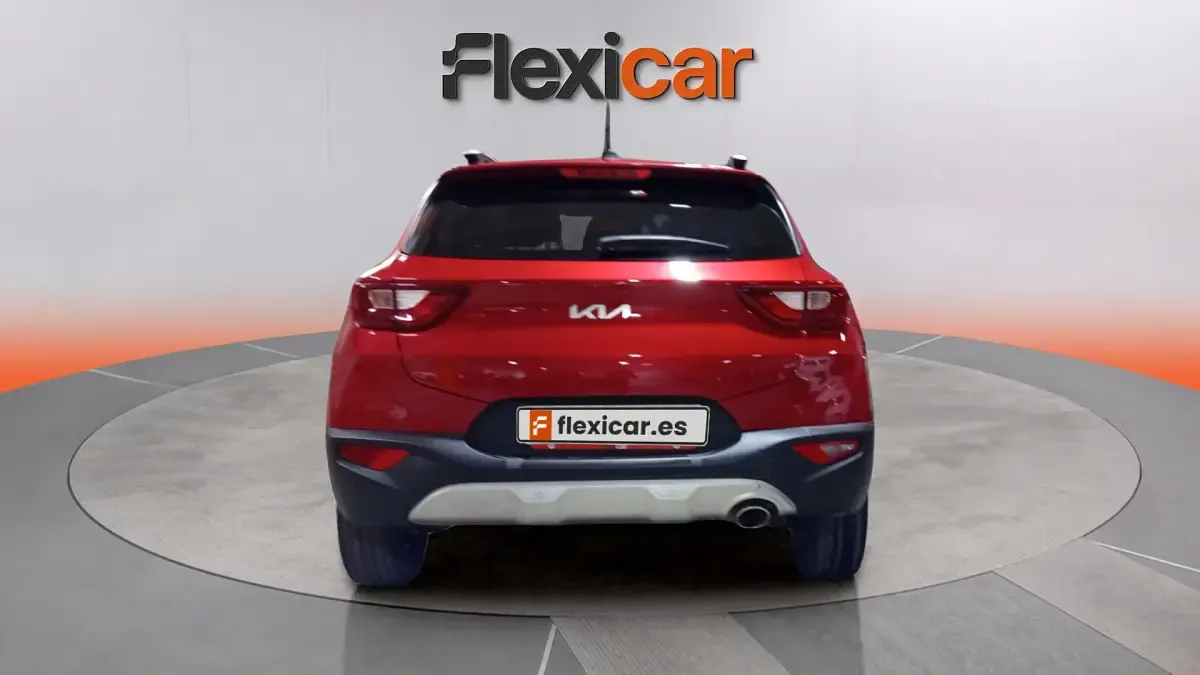 Usado Kia Stonic 120 CV (88 kW) 2022 Rojo SUV