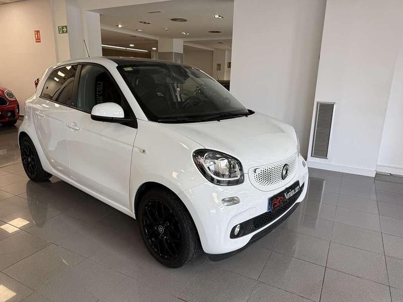 Usado Smart ForFour Passion 90 CV (66 kW) 2017 Blanco Utilitario