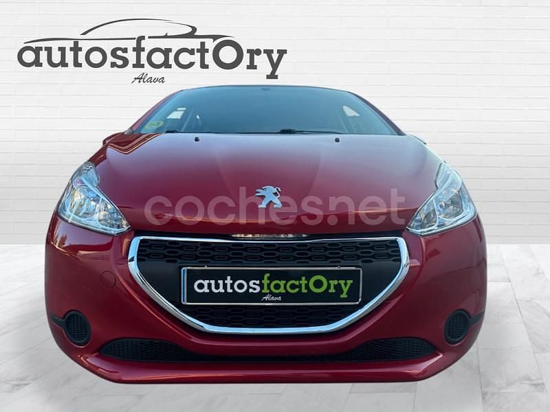 Usado Peugeot 208 Access 75 CV (55 kW) 2015 Granate Utilitario