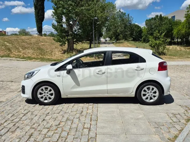 Usado Kia Rio 84 CV (61 kW) 2016 Blanco Utilitario
