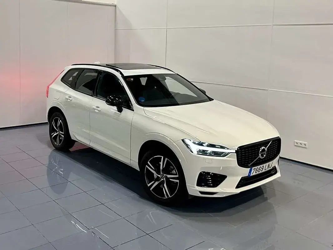 Usado Volvo XC60 R-Design 340 CV (250 kW) 2021 Blanco SUV