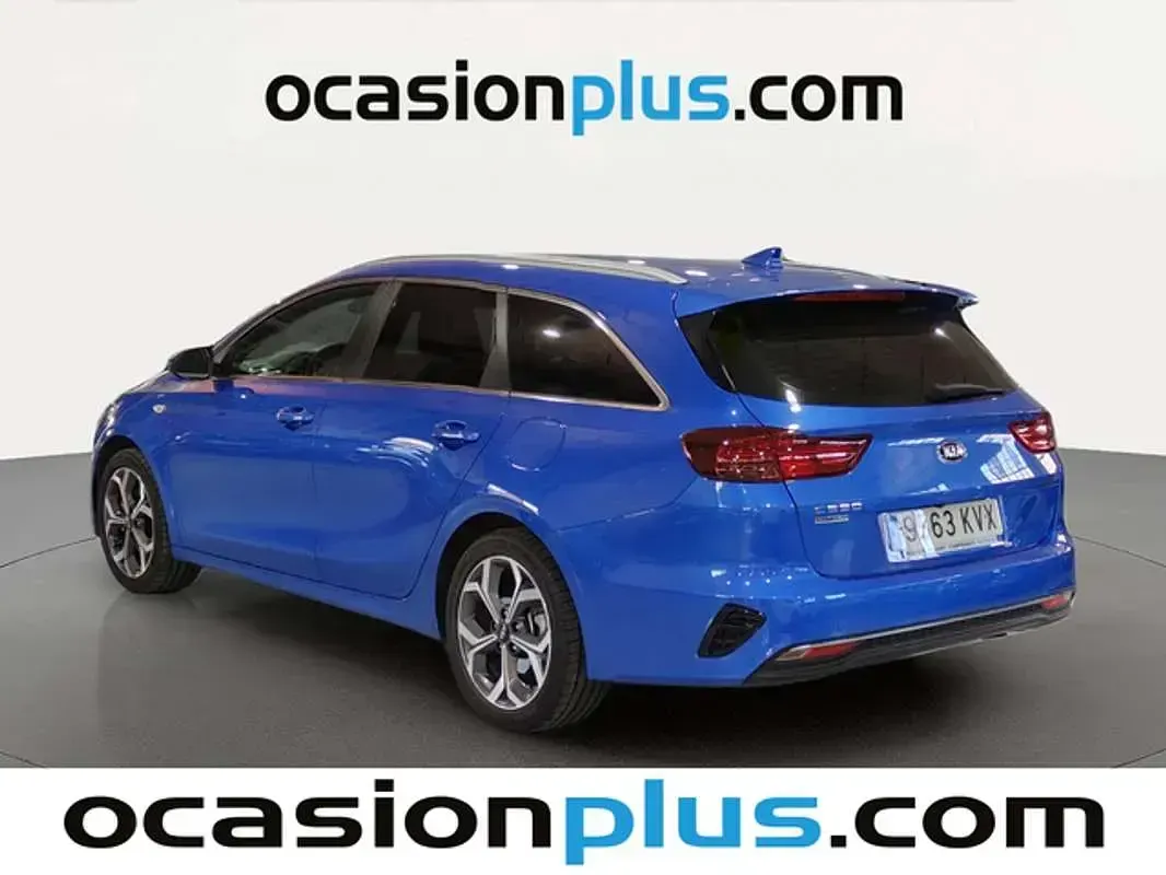 Usado Kia Ceed 140 CV (102 kW) 2019 Azul Utilitario