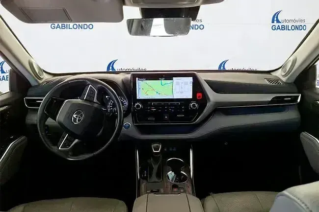 Usado Toyota Highlander Advance 246 CV (180 kW) 2021 Gris SUV