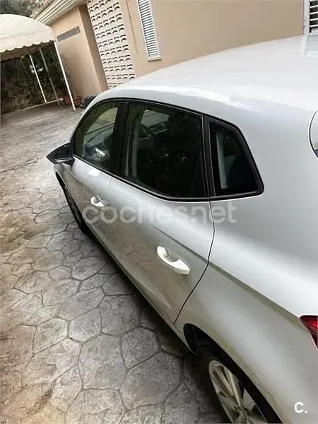 Usado Seat Ibiza Style 95 CV (69 kW) 2018 Blanco Utilitario
