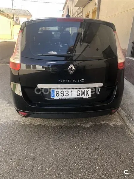 Usado Renault Grand Scénic II Dynamique 130 CV (95 kW) 2009 Negro Monovolumen