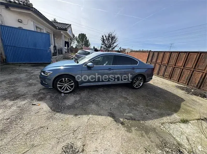 Occasion VW Passat Sport 150 ch (110 kW) 2015 Bleue Berline