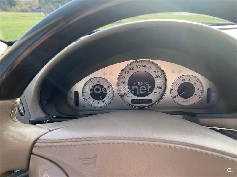 Usado Mercedes E320 Avantgarde 224 CV (164 kW) 2004 Azul Berlina