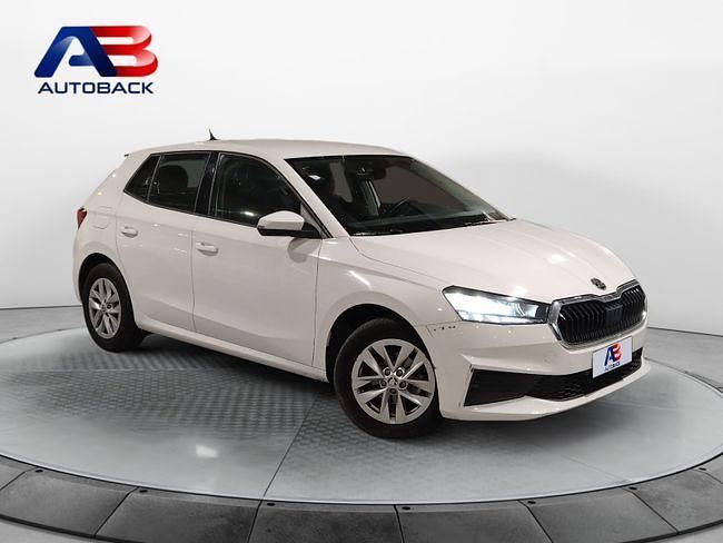 Usado Skoda Fabia Ambition 80 CV (58 kW) 2023 Blanco Utilitario