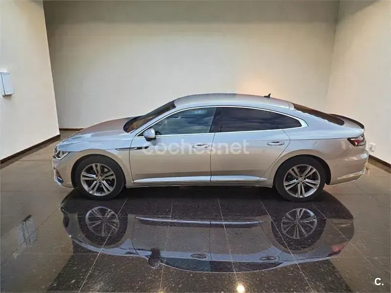 Usado VW Arteon R-line 218 HP (160 kW) 2021 Cinzento Sedan