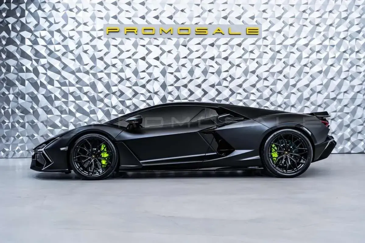Usado Lamborghini Revuelto 1016 CV (747 kW) 2024 Negro Coupe