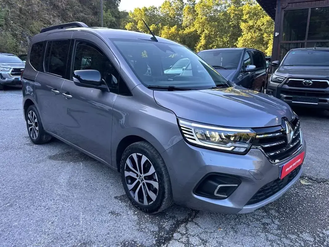 Usado Renault Kangoo Techno 95 CV (69 kW) 2023 Gris Monovolumen