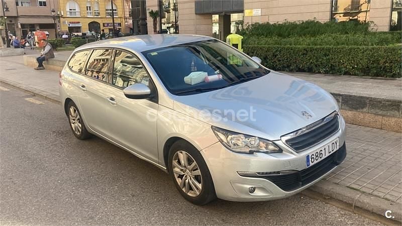 Usado Peugeot 308 SW Style 120 CV (88 kW) 2015 Gris / plata Familiar