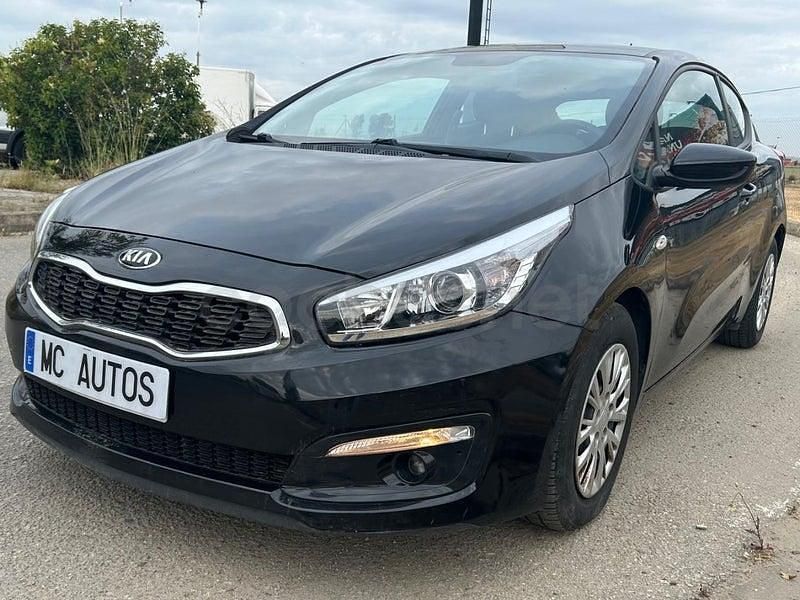 Usado Kia ProCeed 100 CV (73 kW) 2015 Negro Utilitario