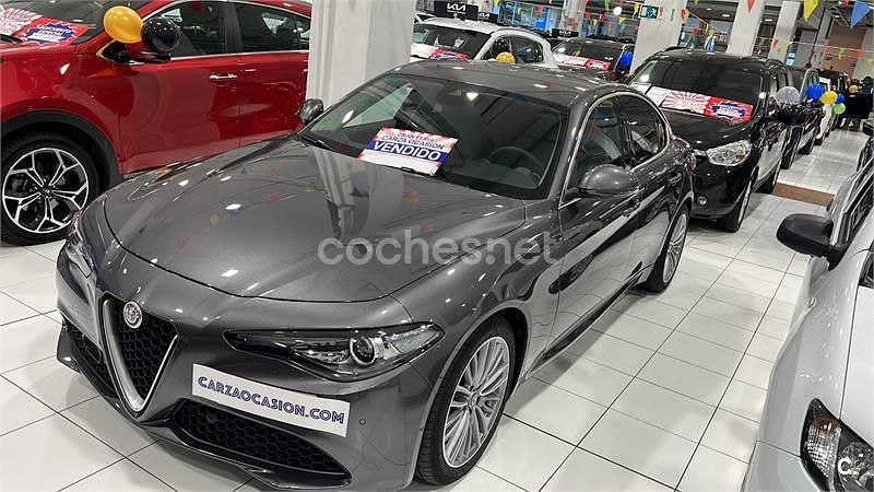 Gris / plata Usado 2017 Alfa Romeo Giulia Super Berlina | 21.000 € (Un poco caro) - Imagen 1/4