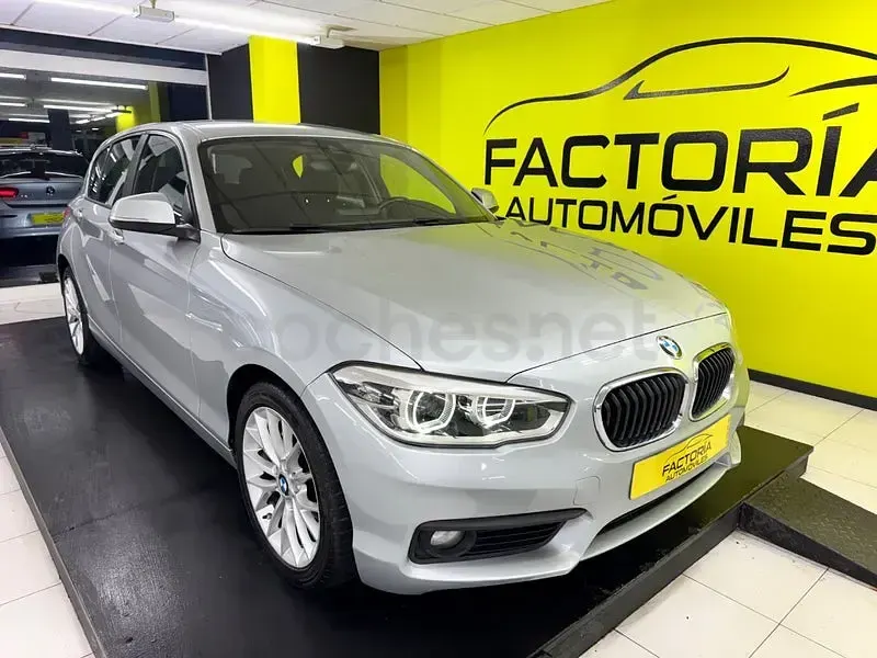 Usado BMW 118 150 CV (110 kW) 2016 Gris / plata Utilitario