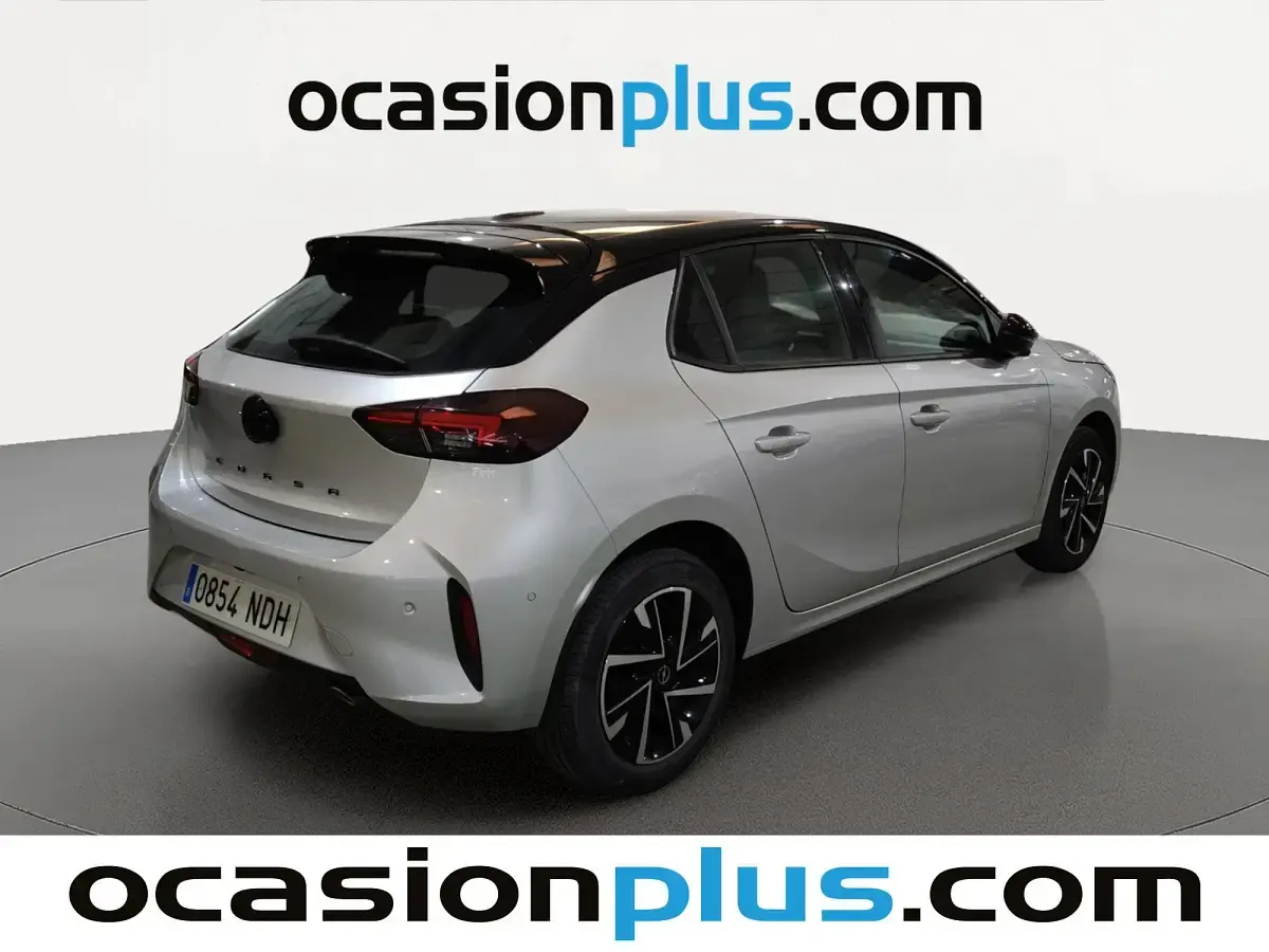 Usado Opel Corsa 100 CV (73 kW) 2025 Gris plata Utilitario
