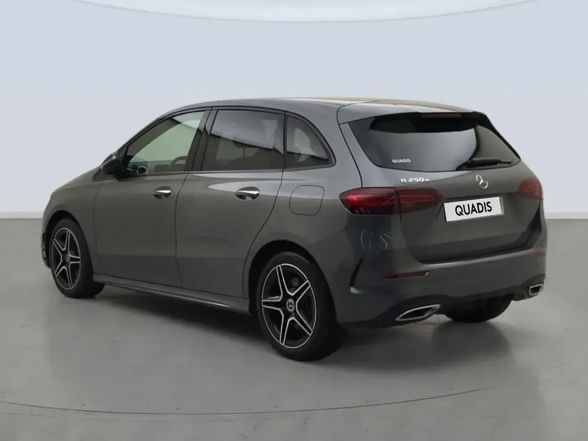 Usado Mercedes B250 218 CV (160 kW) 2025 Gris Utilitario