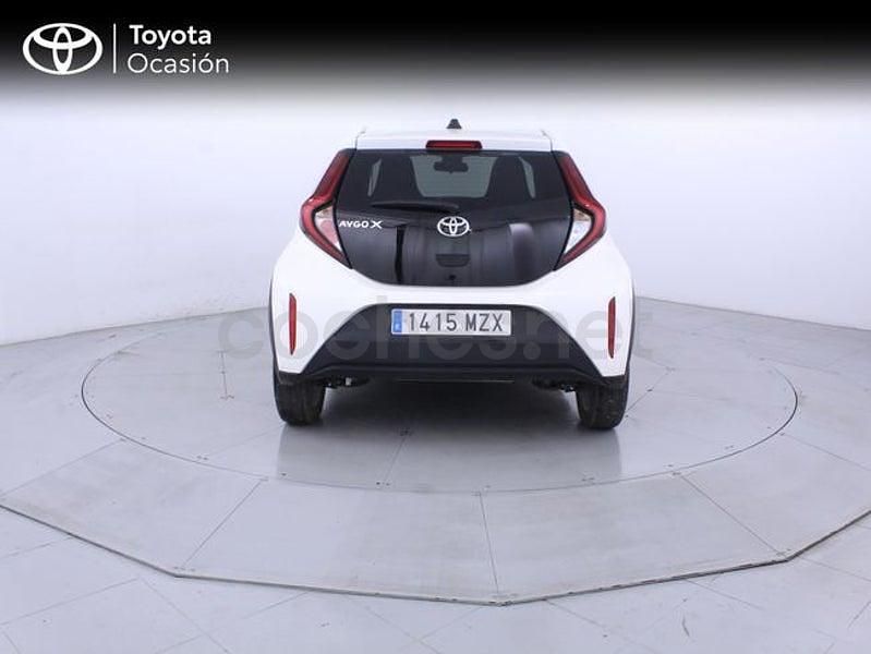 Usado Toyota Aygo X Play 72 CV (52 kW) 2025 Blanco SUV