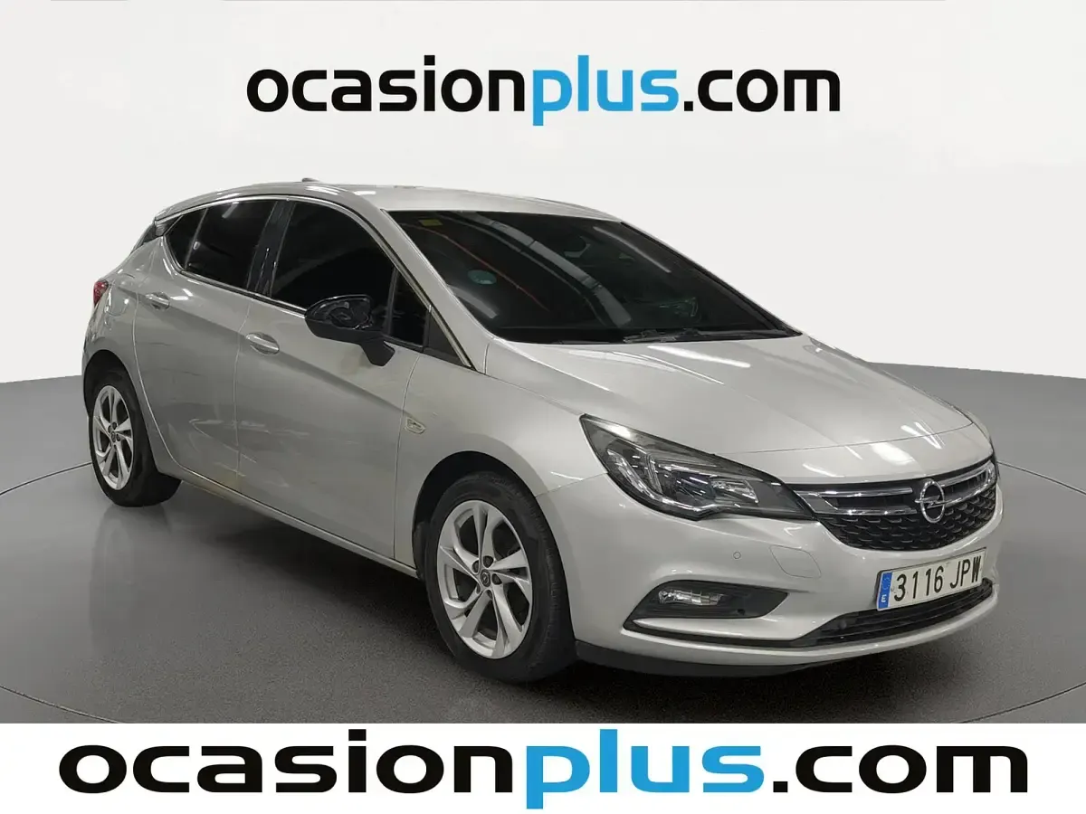 Usado Opel Astra Dynamic 110 CV (80 kW) 2016 Gris plata Utilitario