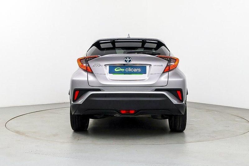 Usado Toyota C-HR Advance 122 CV (89 kW) 2018 Gris / plata SUV