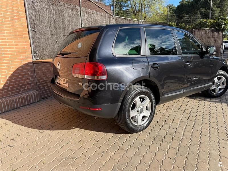 Usado VW Touareg 225 CV (165 kW) 2005 Negro SUV