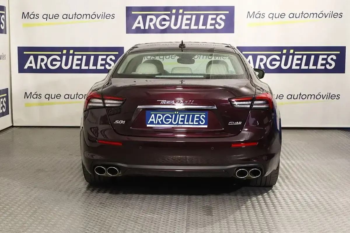 Usado Maserati Ghibli GranLusso 430 CV (316 kW) 2021 Marrón Berlina
