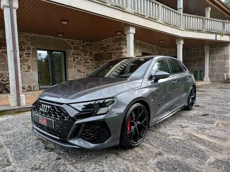 Usado Audi RS3 Ambiente 400 CV (294 kW) 2023 Gris / plata Berlina