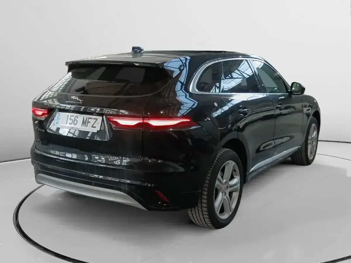 Usado Jaguar F-Pace SE 204 CV (150 kW) 2023 Negro SUV