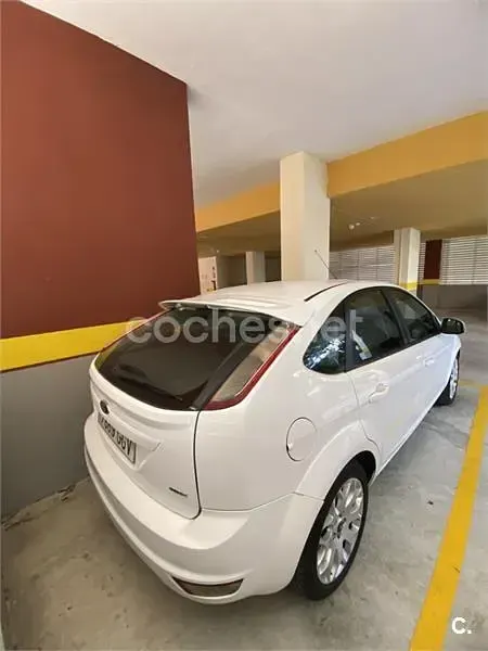 Käytetty Ford Focus Trend 136 HP (100 kW) 2008 Valkoinen Sedan
