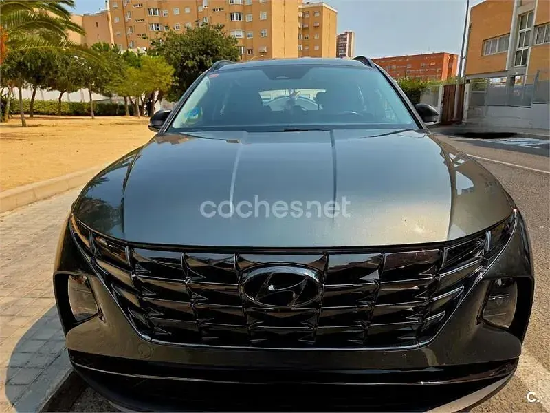 Usado Hyundai Tucson 136 CV (100 kW) 2023 Gris / plata SUV