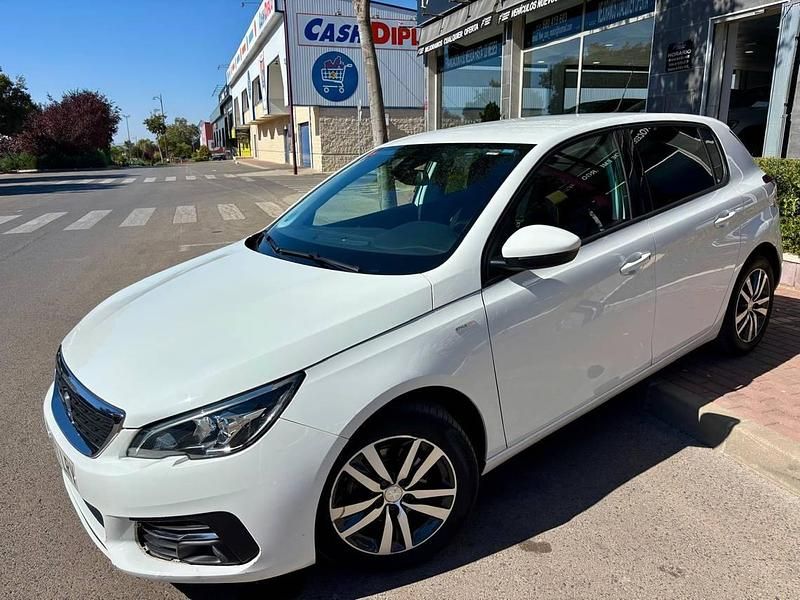 Usado Peugeot 308 Style 131 CV (96 kW) 2021 Blanco Berlina