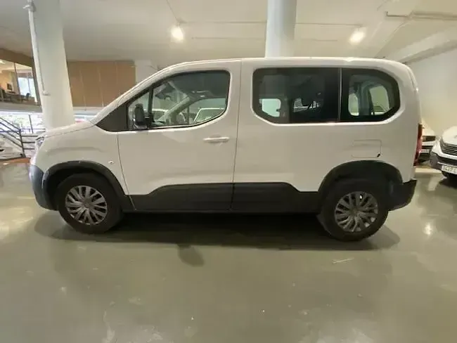 Gebraucht Peugeot Rifter Business-Line 101 PS (74 kW) 2023 Weiß Van / Kleinbus