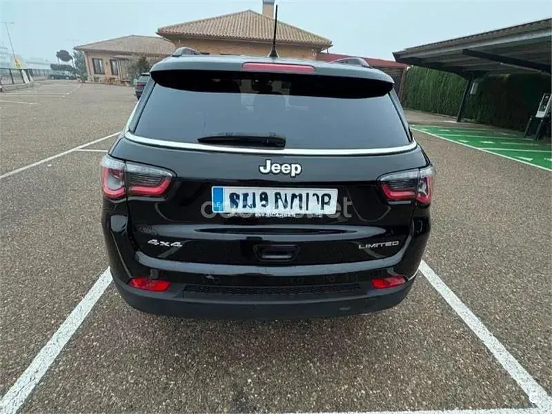 Usado Jeep Compass Limited 140 CV (102 kW) 2017 Negro SUV