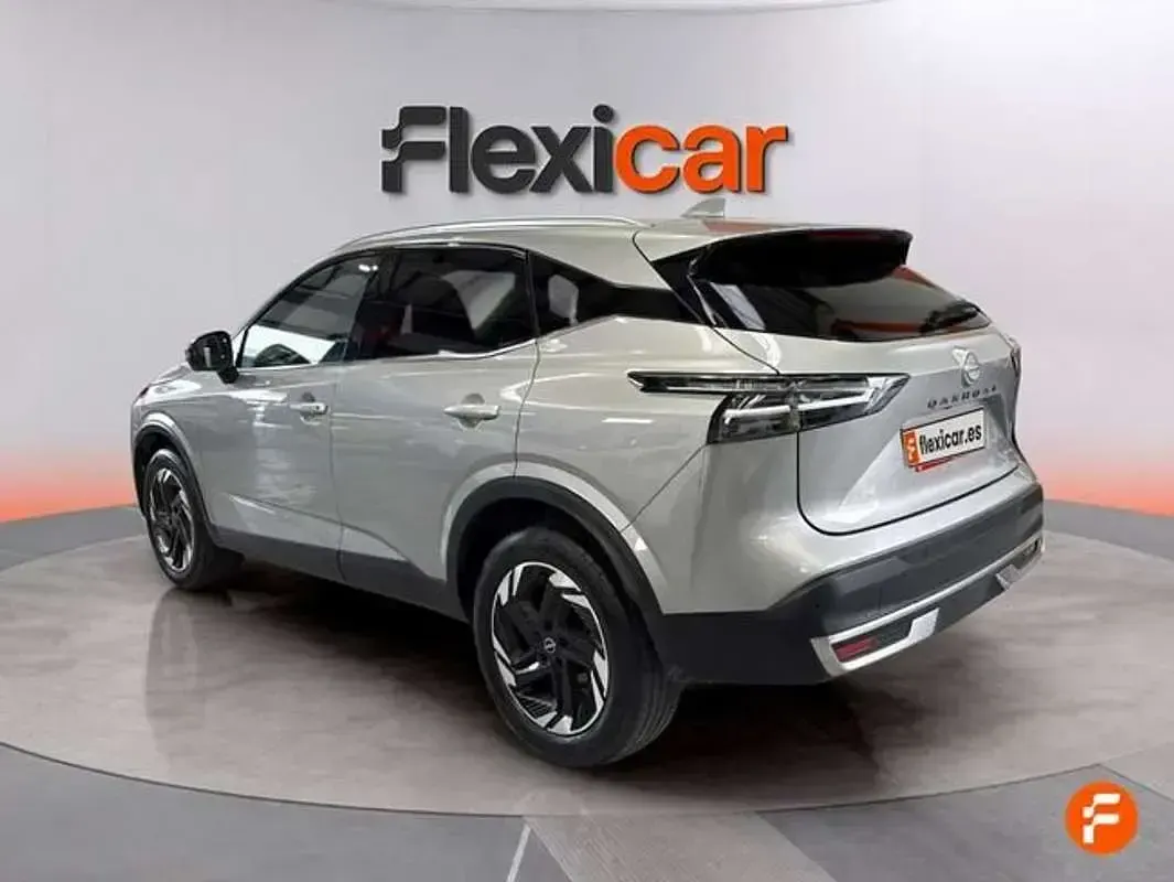 Usado Nissan Qashqai N-Connecta 140 CV (102 kW) 2024 Gris SUV