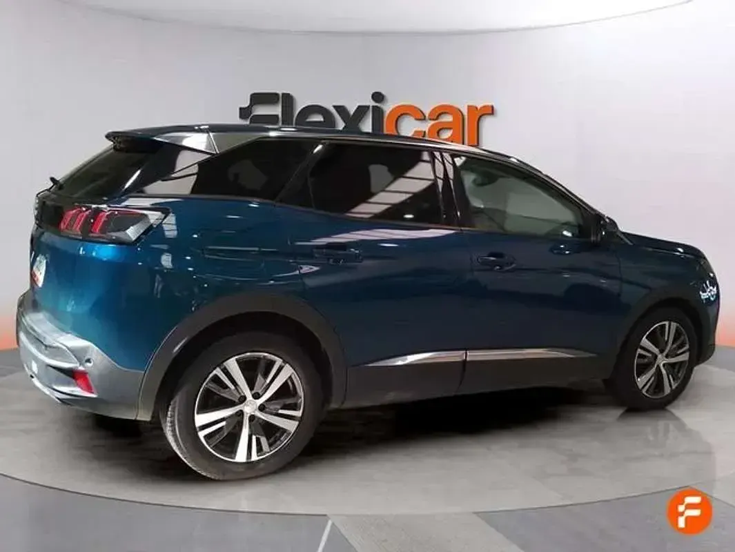 Usado Peugeot 3008 Allure 131 CV (96 kW) 2021 Verde SUV