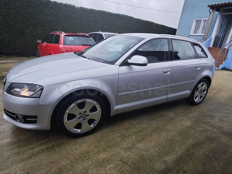 Usado Audi A3 Ambition 105 CV (77 kW) 2012 Gris / plata Utilitario