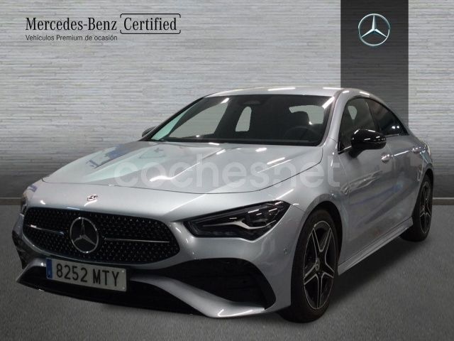 Gris / plata Usado 2024 Mercedes CLA200 Berlina | 39.400 € (Buen precio) - Imagen 1/4