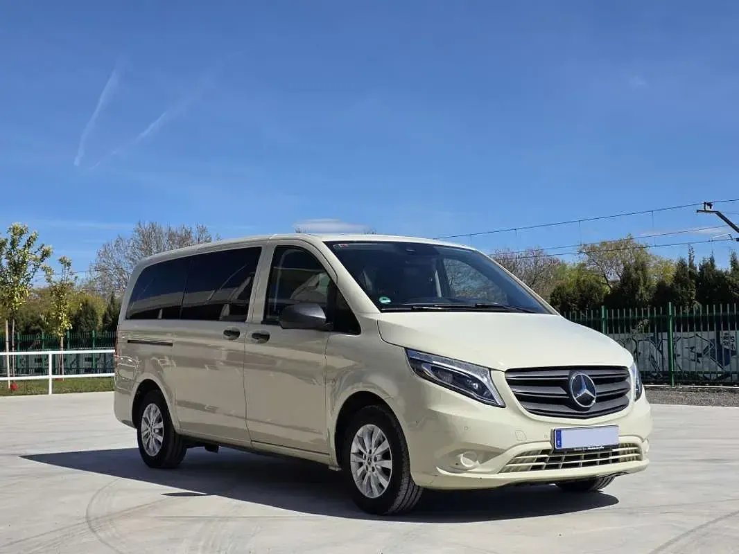 Usado Mercedes Vito 136 CV (100 kW) 2021 Gris Van