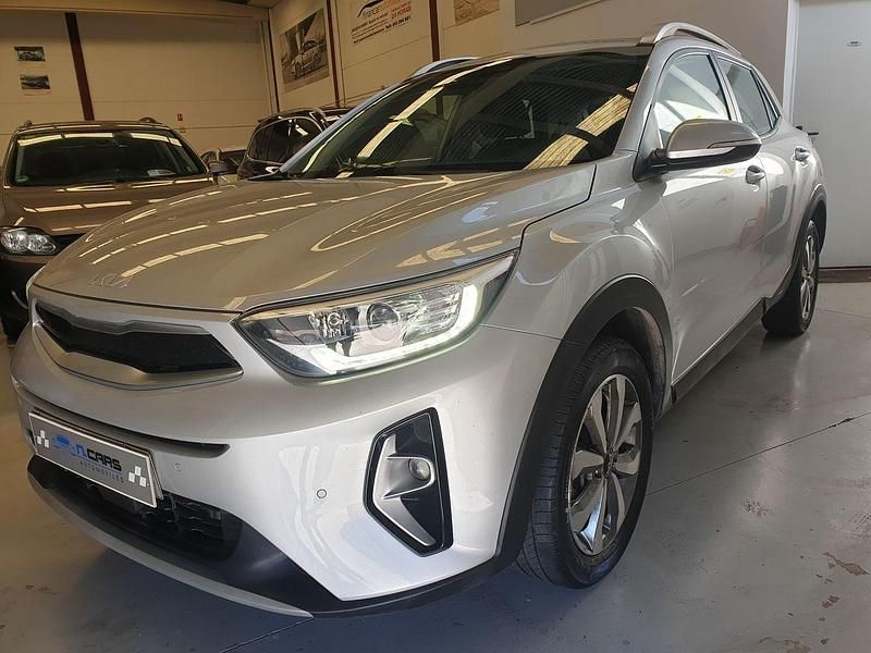 Gris Usado 2023 Kia Stonic SUV | 16.499 € (Buen precio) - Imagen 1/4