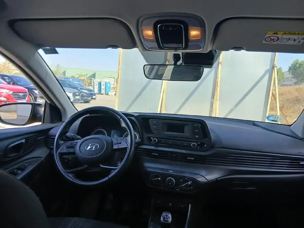 Usado Hyundai i20 101 CV (74 kW) 2021 Blanco Utilitario