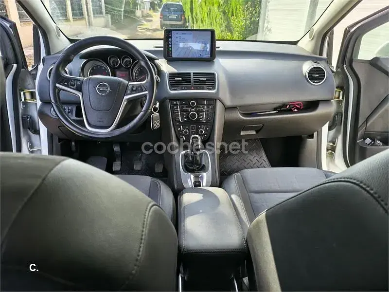 Usado Opel Meriva Cosmo 140 CV (102 kW) 2010 Blanco Monovolumen