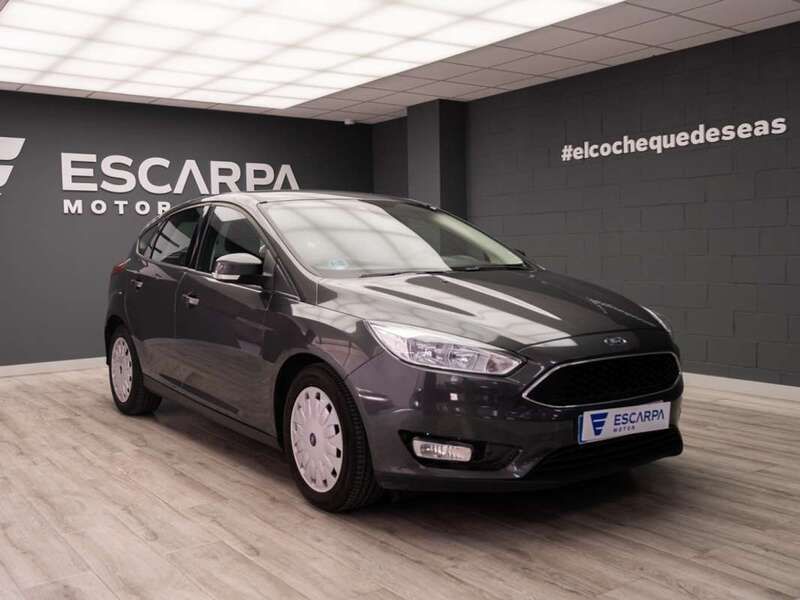 Gris Usado 2018 Ford Focus Titanium Utilitario | 12.390 € (Precio justo) - Imagen 1/4