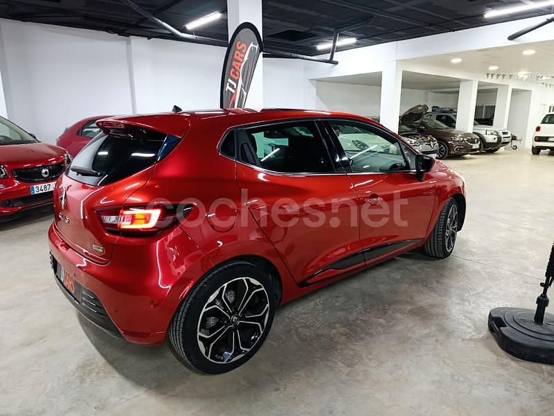 Usado Renault Clio IV 90 CV (66 kW) 2017 Granate Berlina