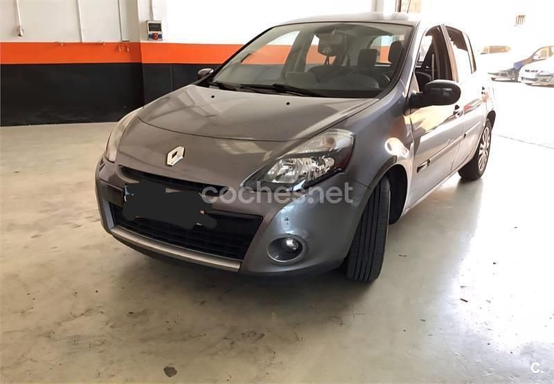 Usado Renault Clio II Expression 85 CV (62 kW) 2010 Gris / plata Berlina