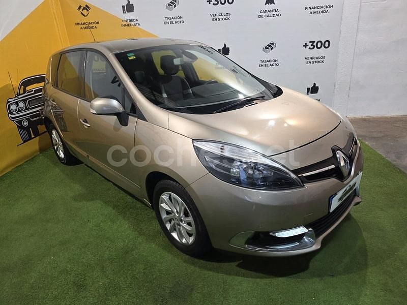 Usado Renault Scénic III Dynamique 110 CV (80 kW) 2013 Beige Monovolumen