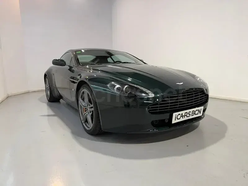 Usado Aston Martin V8 Vantage 426 CV (313 kW) 2011 Negro Coupe