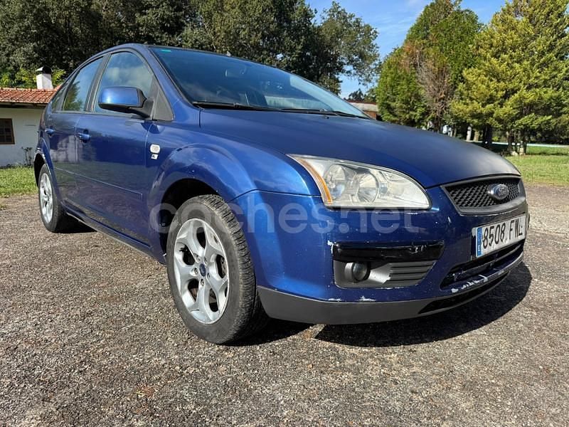 Azul Usado 2006 Ford Focus Trend Berlina | 2400 € (Precio justo) - Imagen 1/4