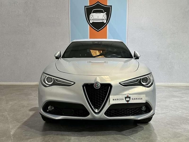 Usado Alfa Romeo Stelvio Sprint 190 CV (139 kW) 2022 Plateado SUV